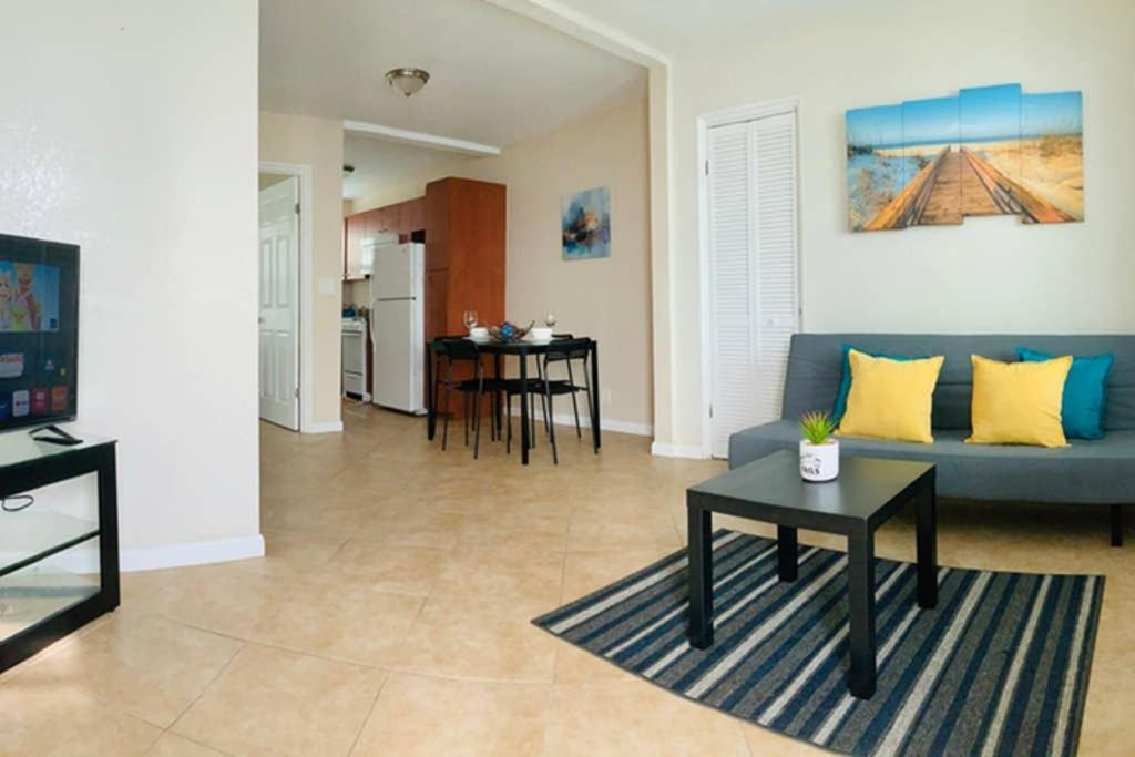 Hollywood Beach Apartments - Walk To The Beach Extérieur photo