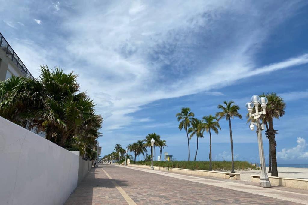 Hollywood Beach Apartments - Walk To The Beach Extérieur photo