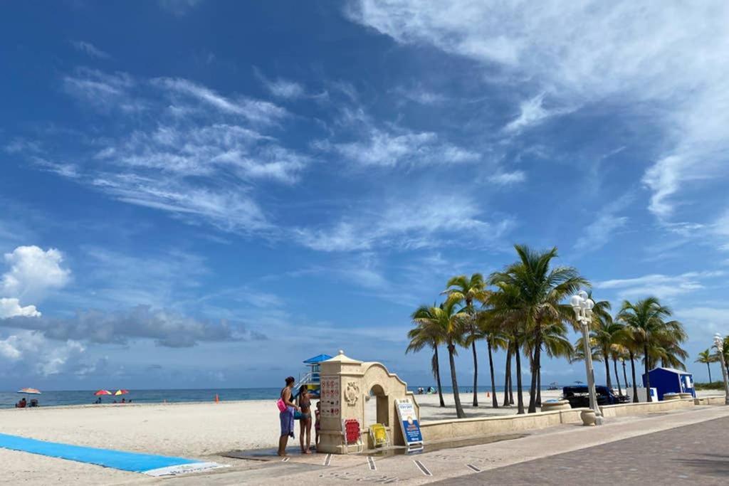 Hollywood Beach Apartments - Walk To The Beach Extérieur photo